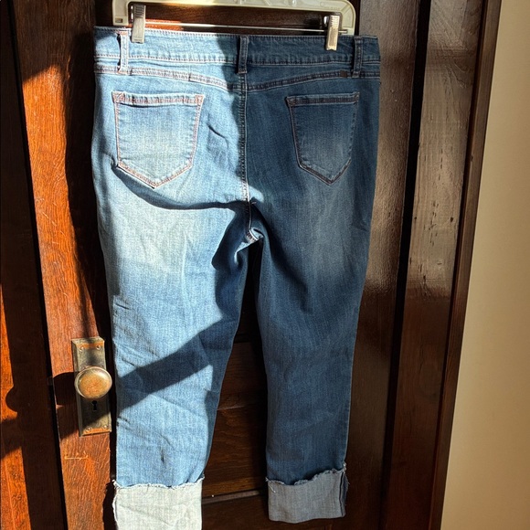 1822 Denim Blue Cropped Jeans - Picture 6 of 10
